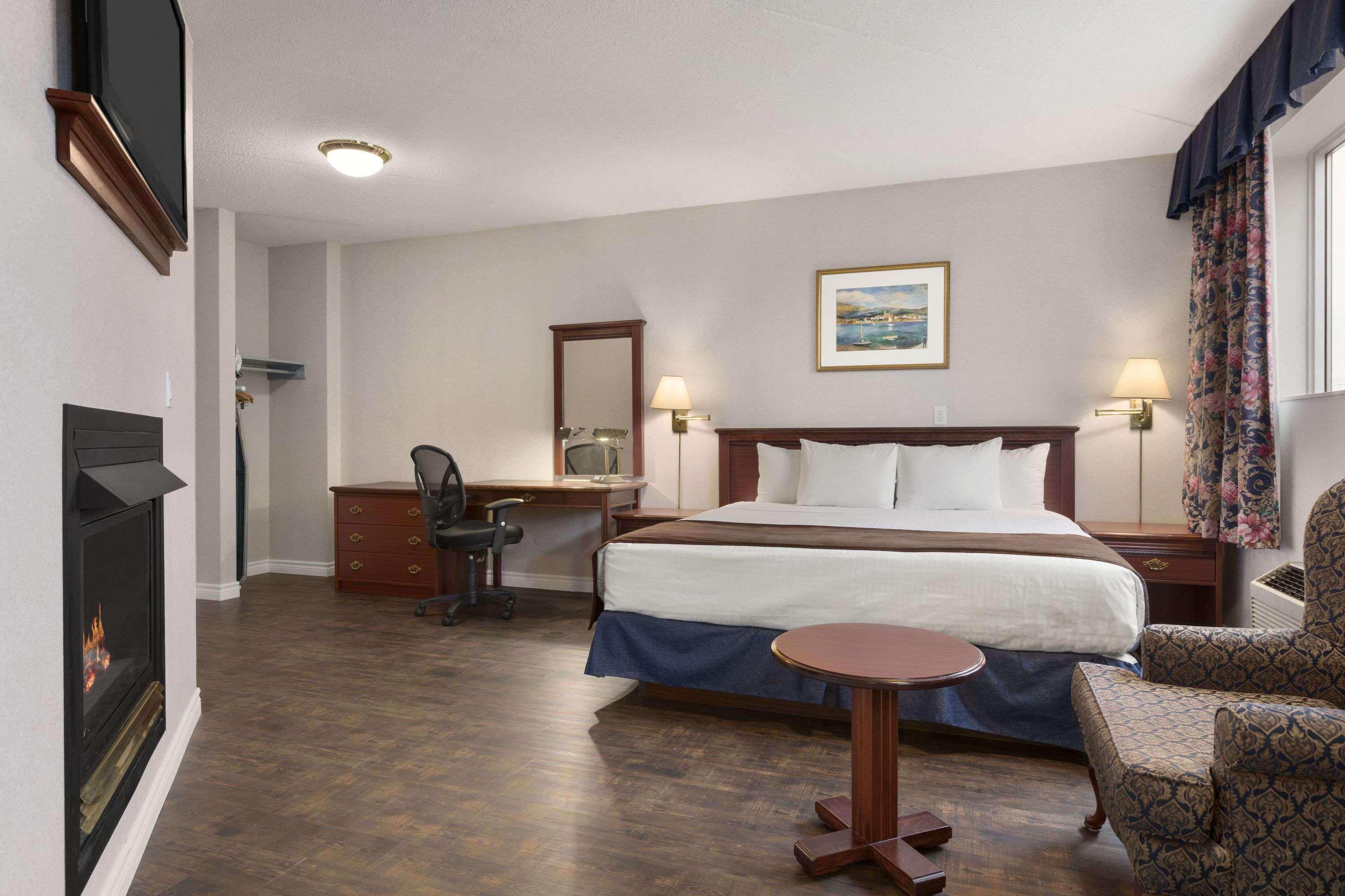 Days Inn By Wyndham ברוקוויל מראה חיצוני תמונה