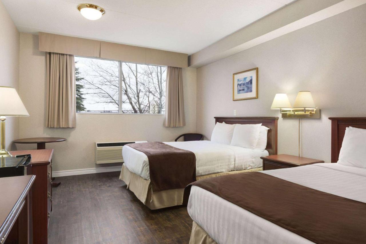 Days Inn By Wyndham ברוקוויל מראה חיצוני תמונה