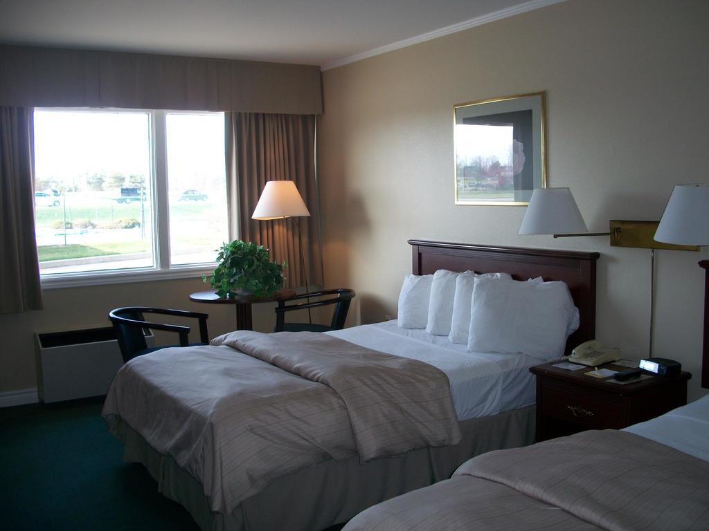 Days Inn By Wyndham ברוקוויל מראה חיצוני תמונה